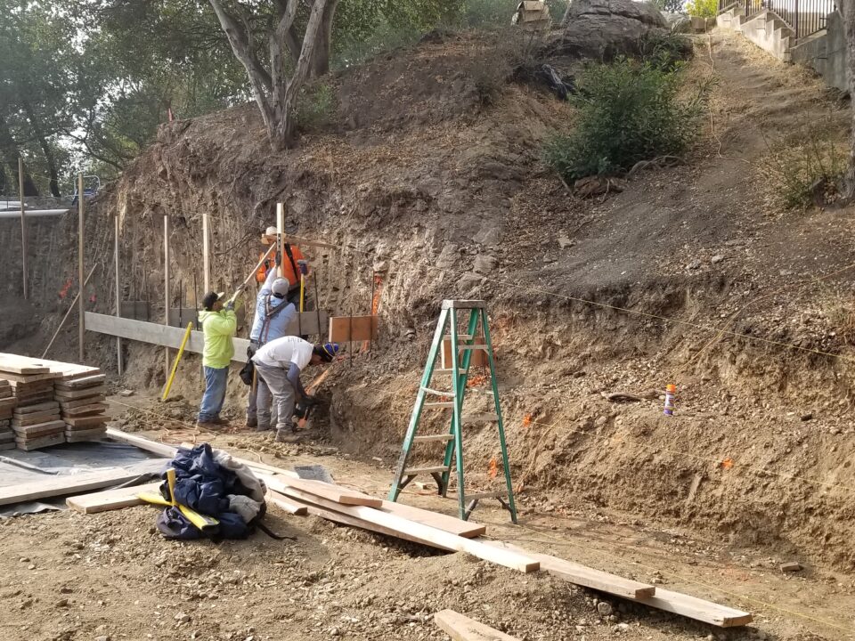 Retaining Wall Construction Near me Oakland